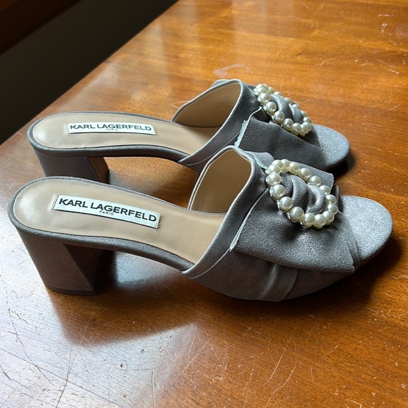 Karl Lagerfeld Henri Bow Pearl Pewter Metallic Suede Block Heel Dress Mules 7.5 - Picture 2 of 11